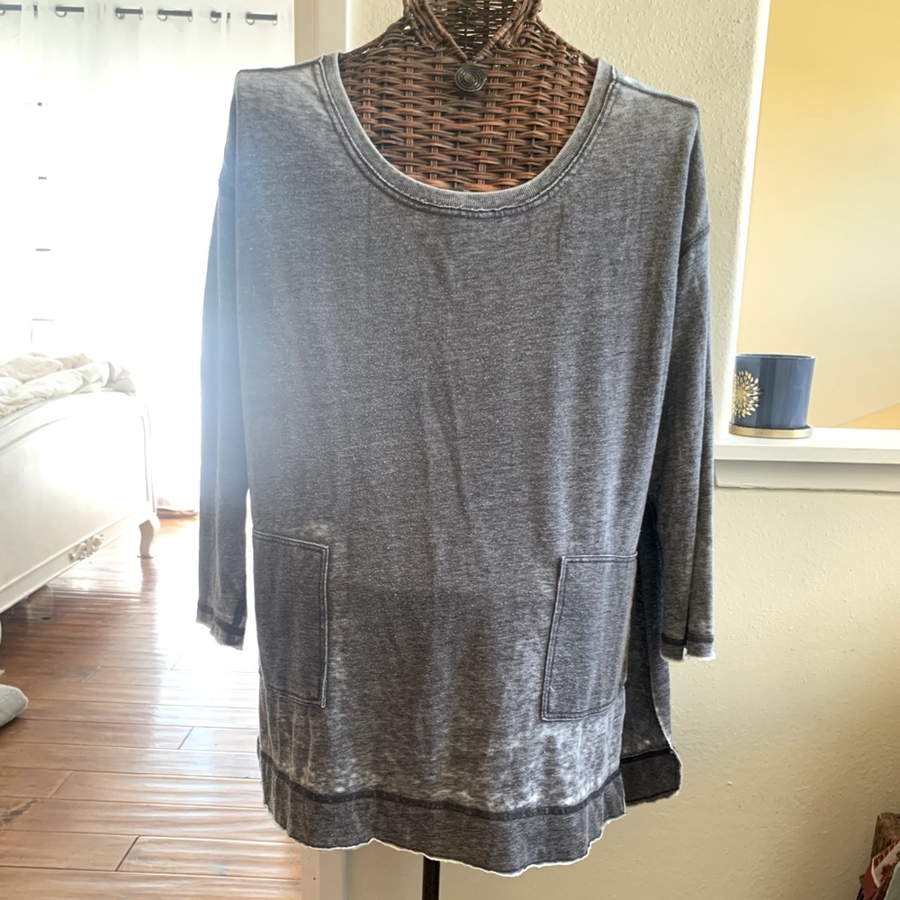 Free People grey pullover. Oversized. Runs XL